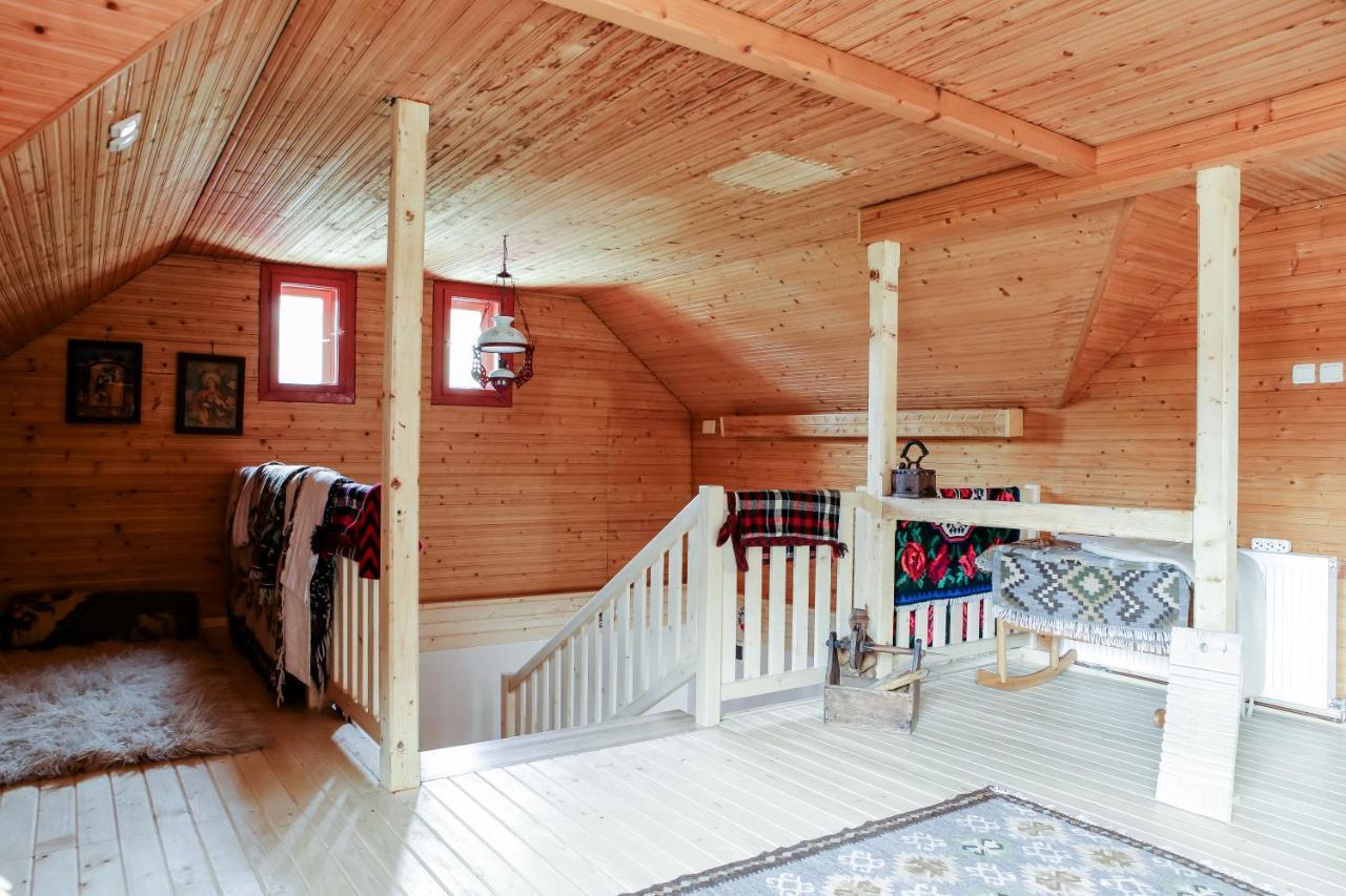 Anahouse Hotell Vişeu de Sus Exteriör bild