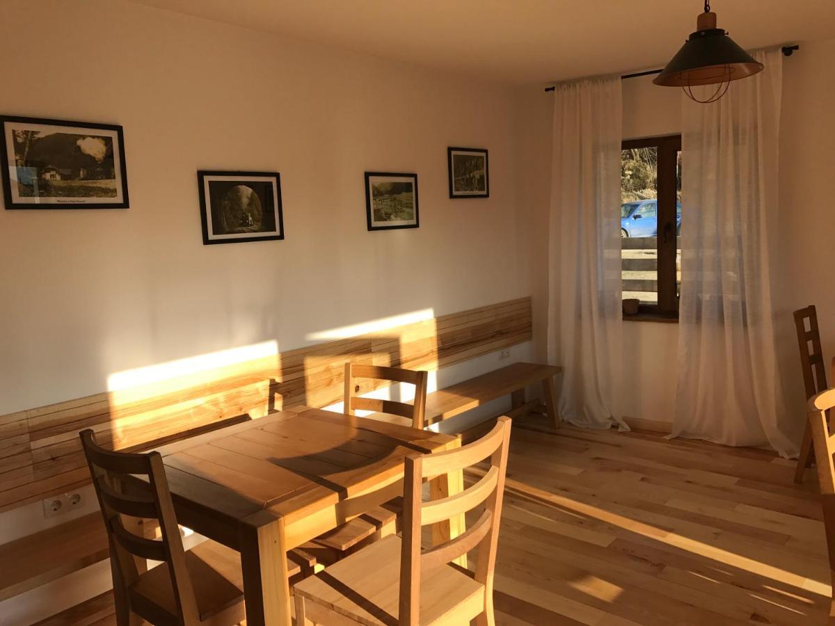 Anahouse Hotell Vişeu de Sus Exteriör bild